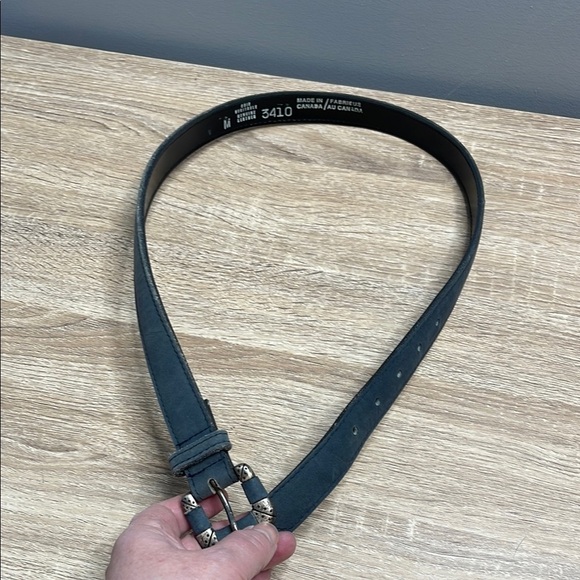 Vintage Belt Dark Grey Nubuck Leather Pewter Toned Western Buckle Size M - Picture 2 of 7